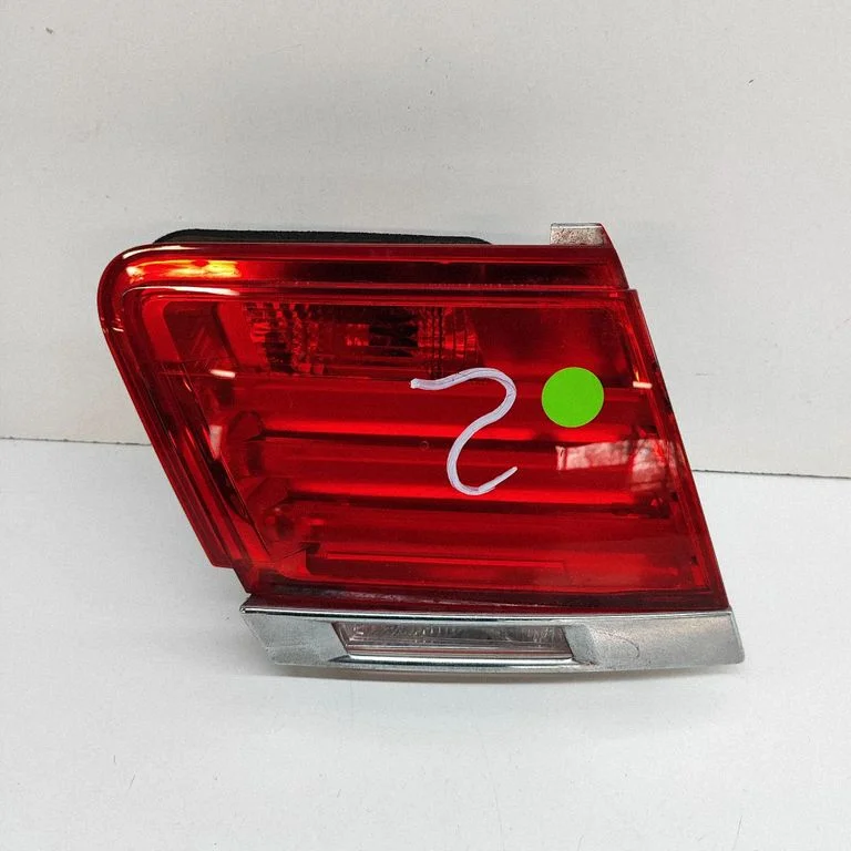 Tailgate rear/tail lights – BMW 7 Series F01 F02 F03 F04 (2008-2016)