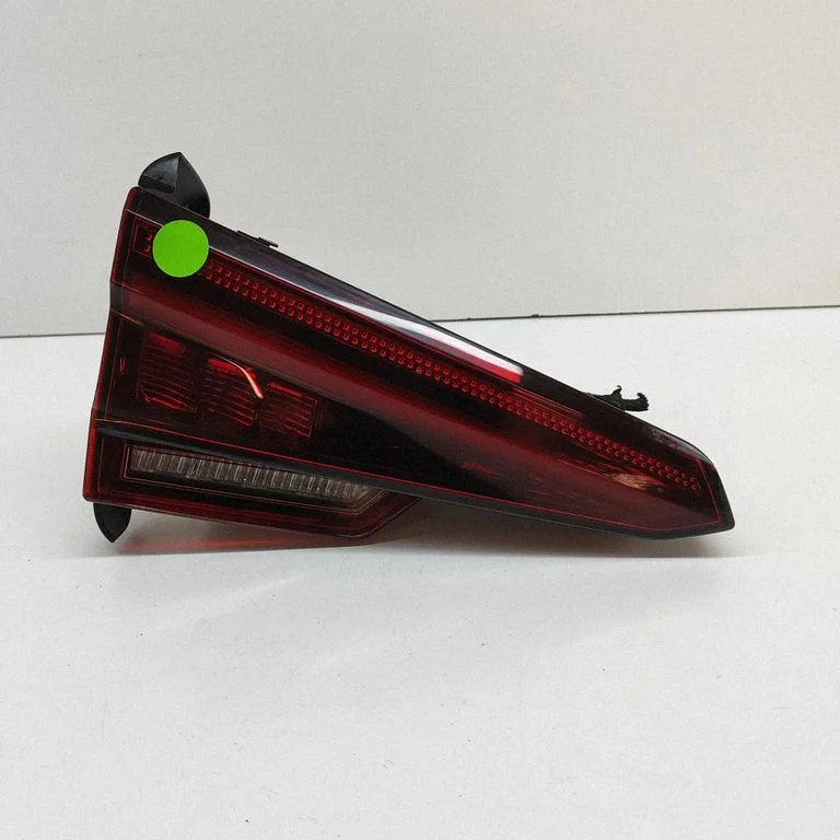 Tailgate rear/tail lights 8W5945093H