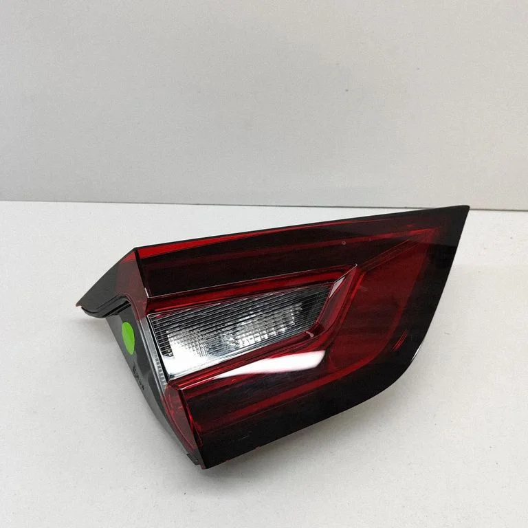 Lampa tylna w klapie 265556PA5A