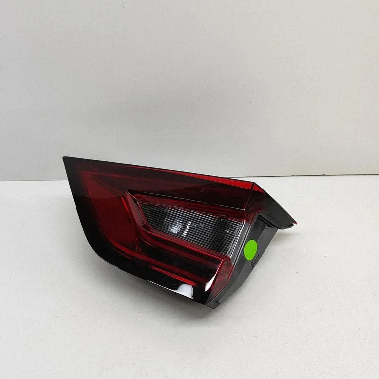 Lampa tylna w klapie 265506PA6A