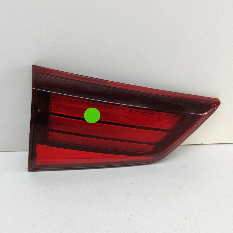 Tailgate rear/tail lights 8331A179
