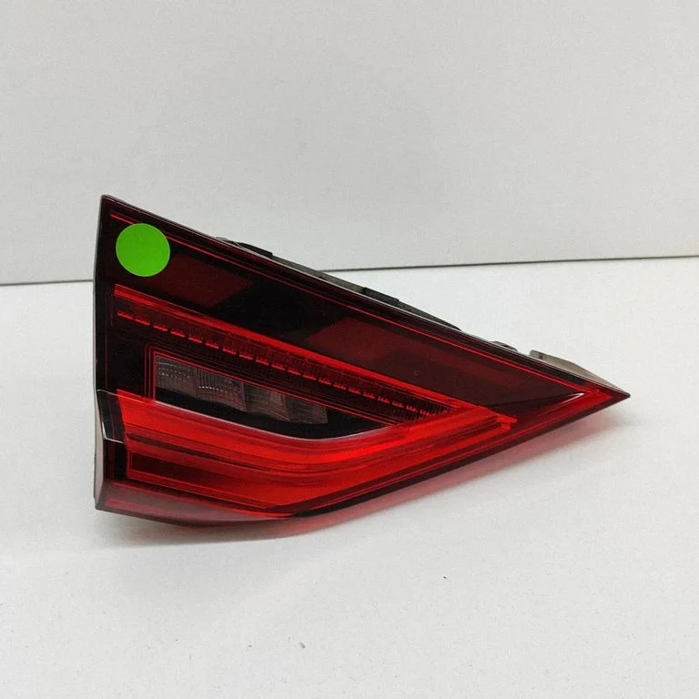 Tailgate rear/tail lights 82A945093C