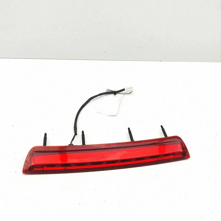 Papildu stopgaismas lukturis 92700J9