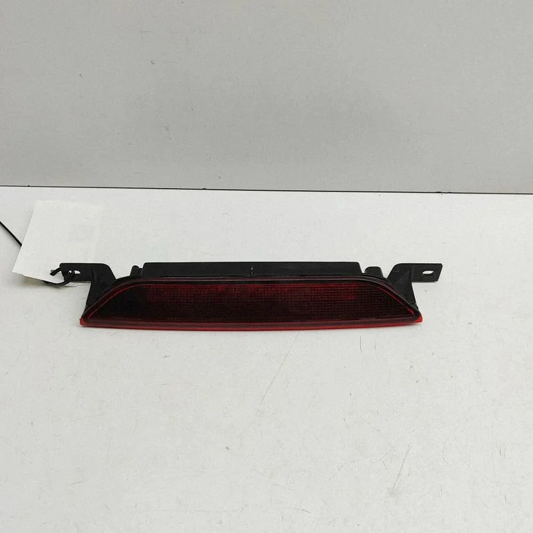 Papildu stopgaismas lukturis 05303754AF