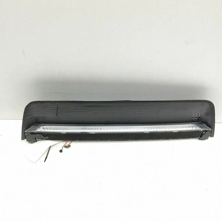 Papildu stopgaismas lukturis 9J1945211E