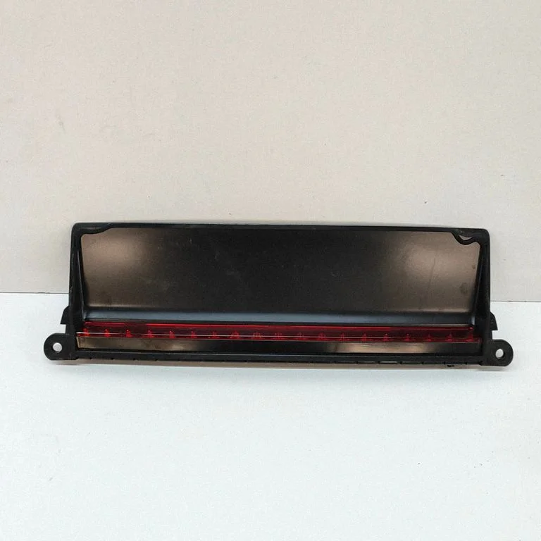 Third/center stoplight – Porsche Panamera (970) (2009-2017)