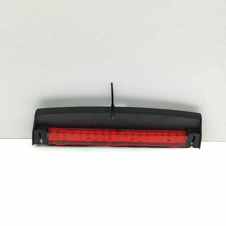 Third/center stoplight 4G5945097A