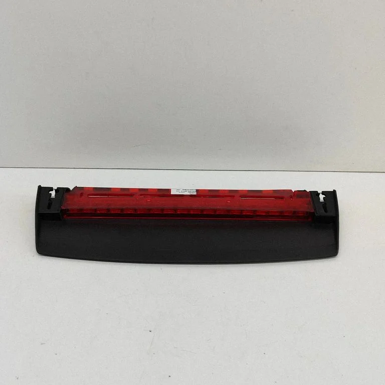Papildu stopgaismas lukturis 8Y5945097C