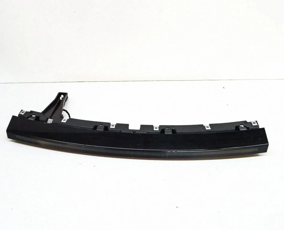 Papildu stopgaismas lukturis FK7213A613AC
