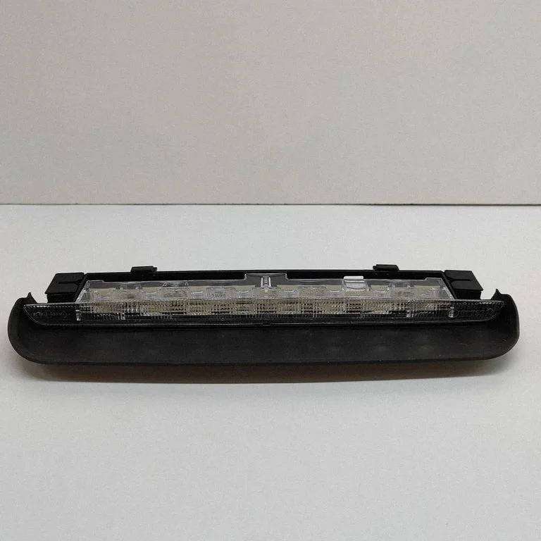 Papildu stopgaismas lukturis 7296108