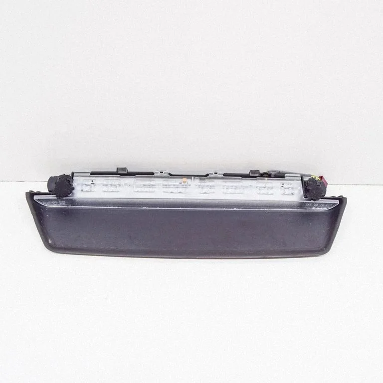Papildu stopgaismas lukturis S302E14190