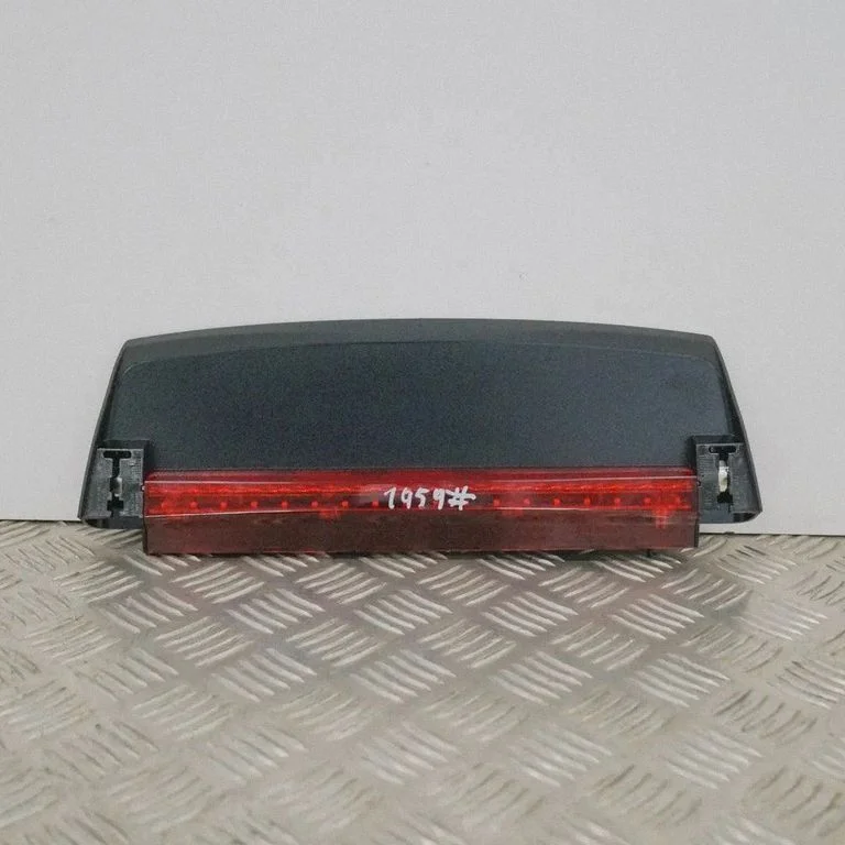 Papildu stopgaismas lukturis – Audi A4 Allroad B8 (2008-2016)
