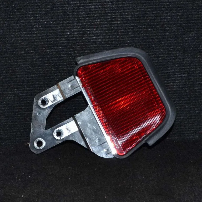 Papildu stopgaismas lukturis – Toyota Avensis T250 (2003-2006)