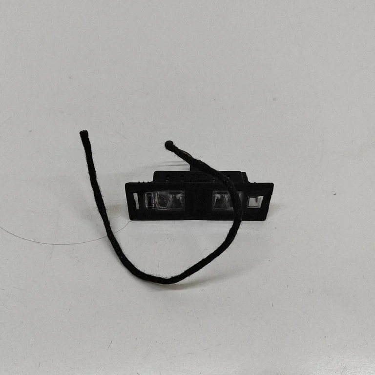 Numura zīmes apgaismojums 8W6943021A