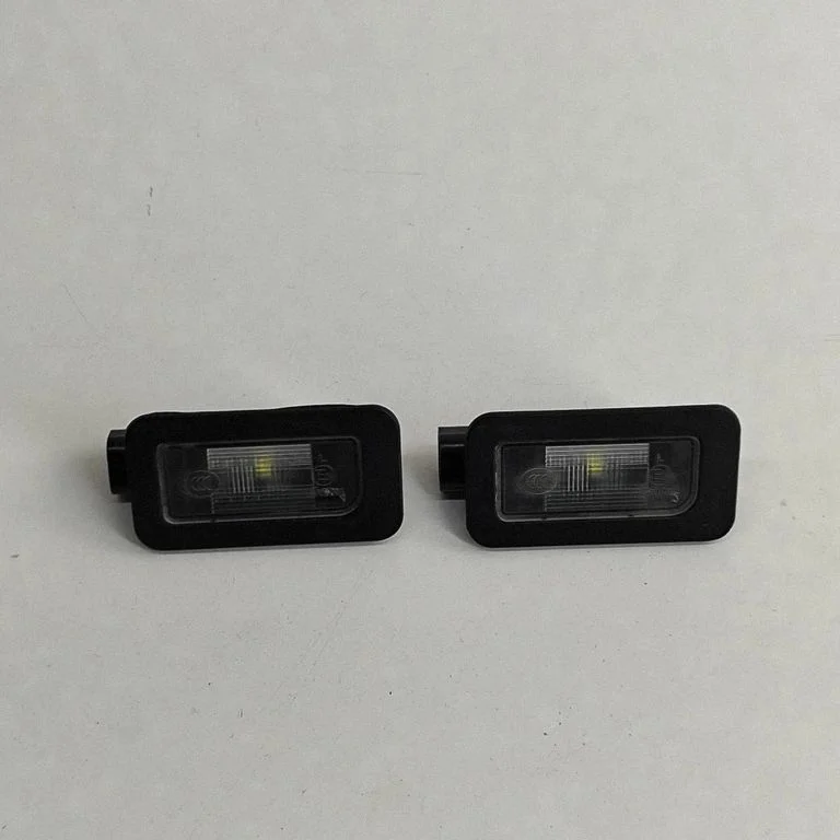 Number plate light SA3F4108100