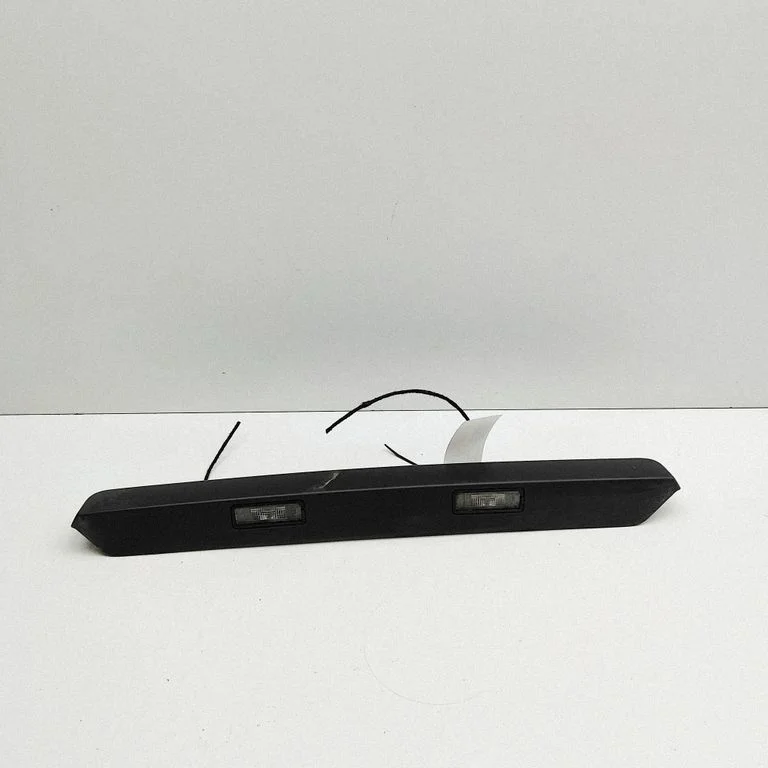 Numura zīmes apgaismojums 7C0827329