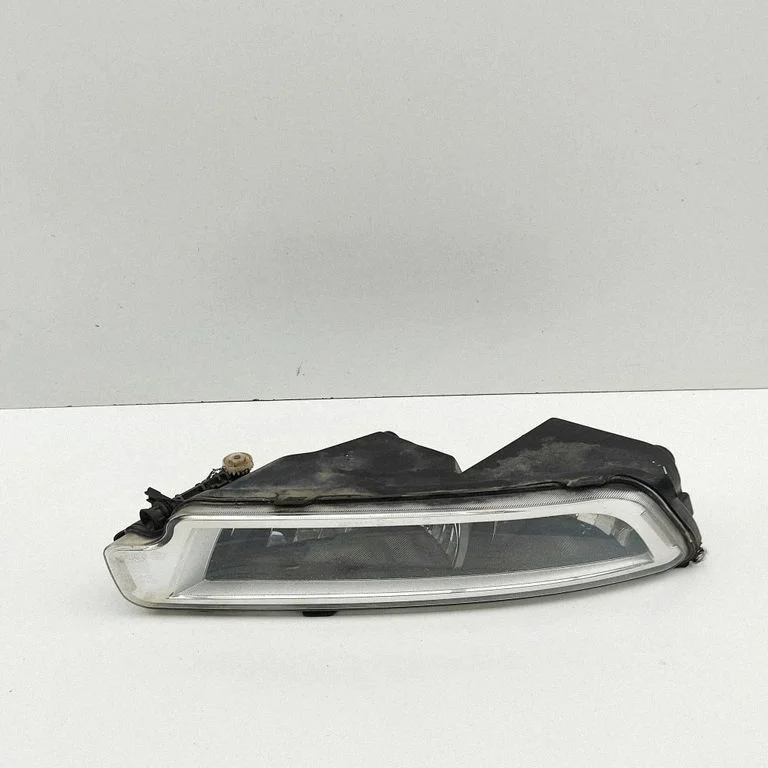 Priekšējais miglas lukturis 3G0941661E