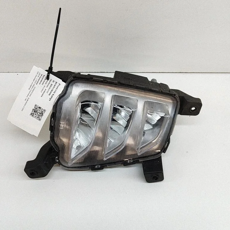 Priekšējais miglas lukturis 8320135810