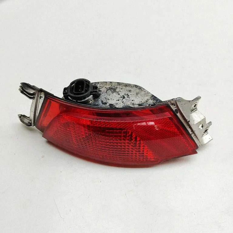 Aizmugurējais miglas lukturis DK6215K272