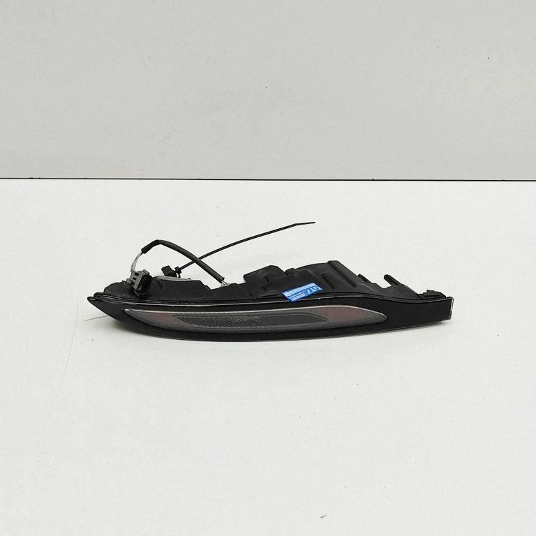 Aizmugurējais miglas lukturis K8D215K272AB