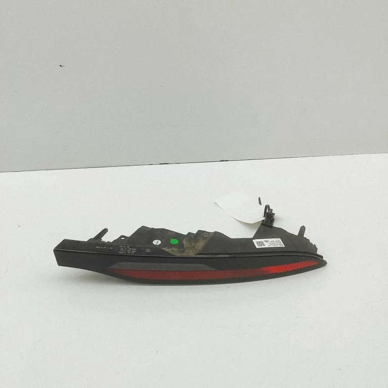 Rear fog light R8D215K272AB