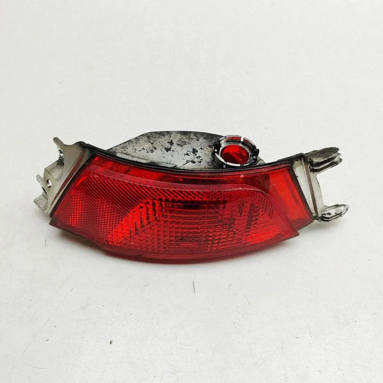 Aizmugurējais miglas lukturis DK6215K273