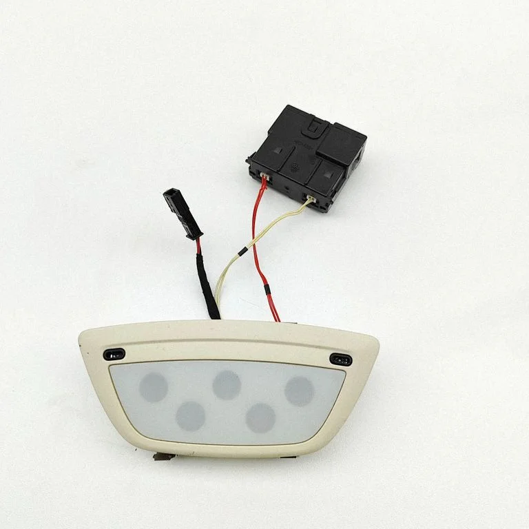 Lampka przednich siedzeń AG155014FGA