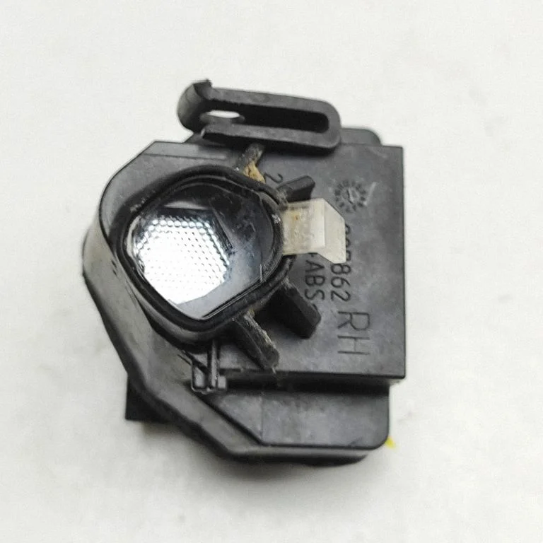 Front seat light 7478448