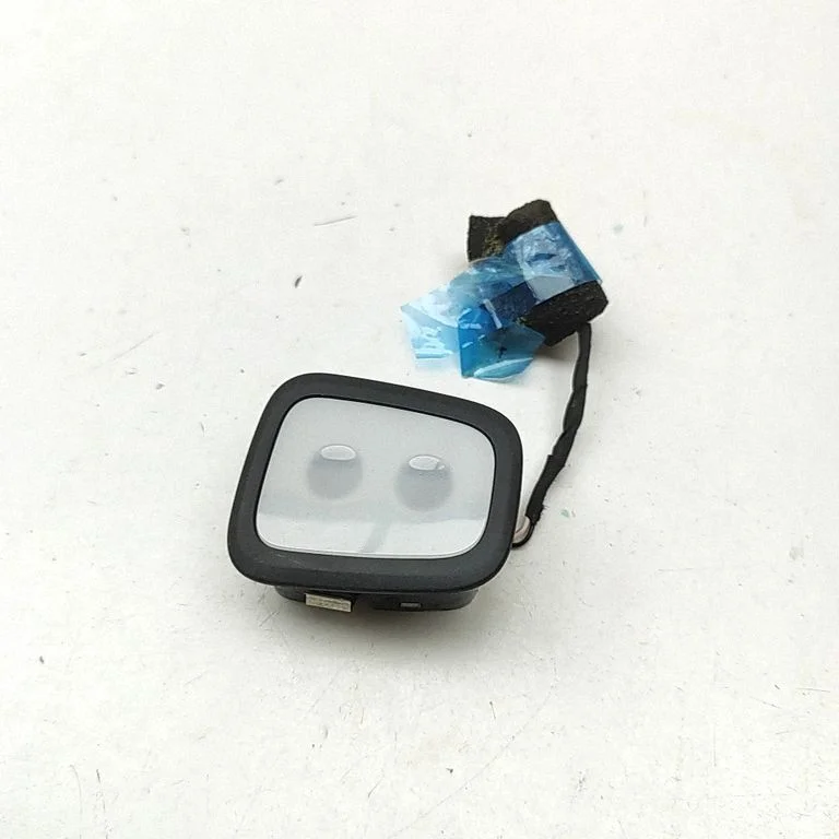 Lampka przednich siedzeń AG155011BKA