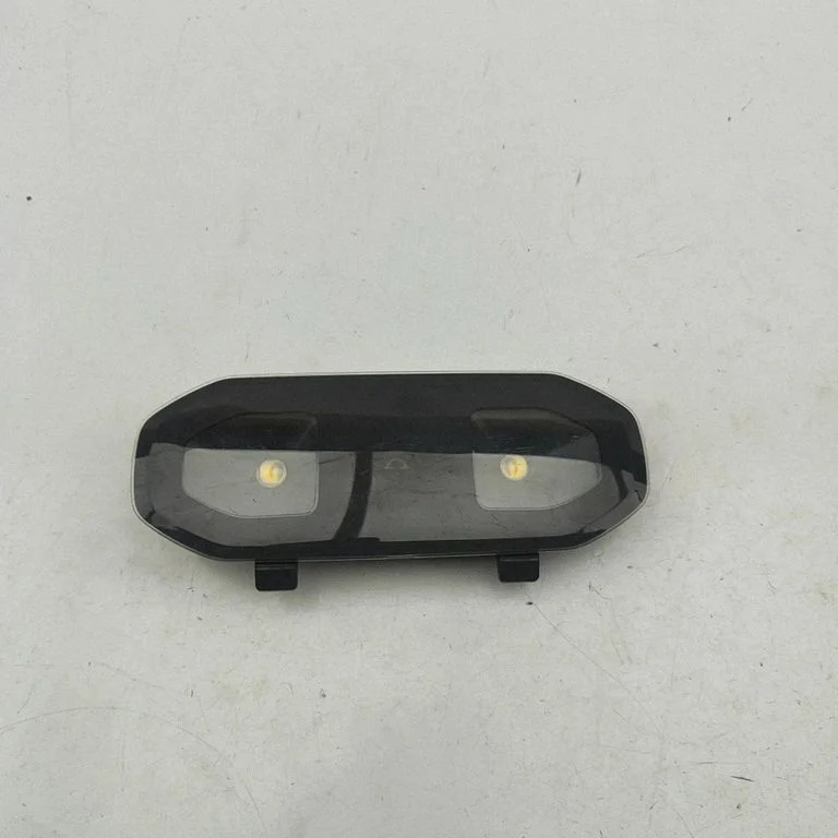 Lampka przednich siedzeń 92850GG000