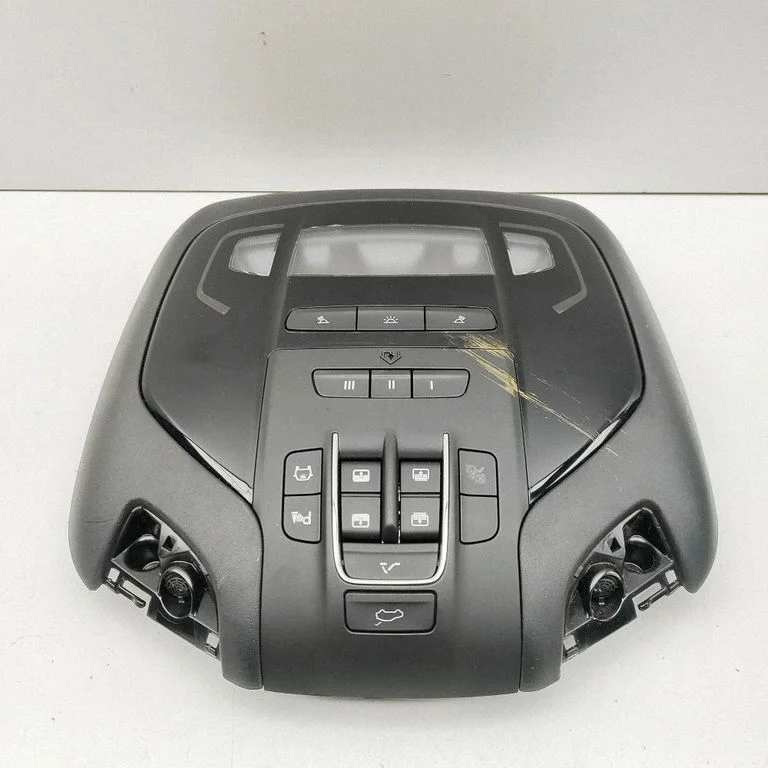 Esiistmete valgustustuli – Maserati Levante (2017-)