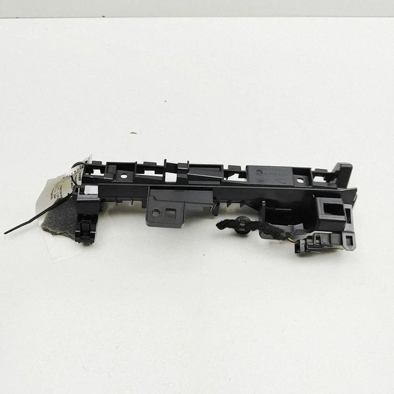 Esiistmete valgustustuli M9R313F710BB