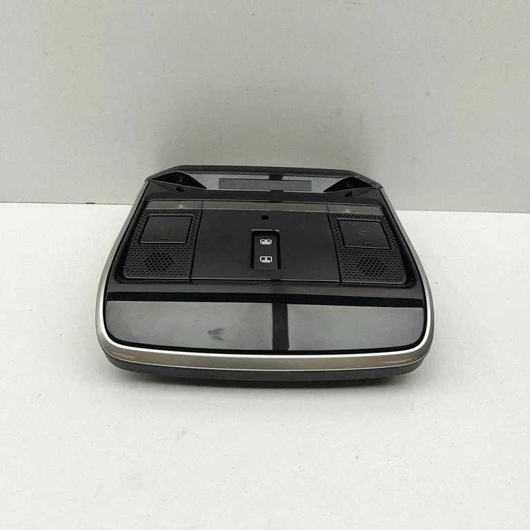 Esiistmete valgustustuli M8E215K609AG