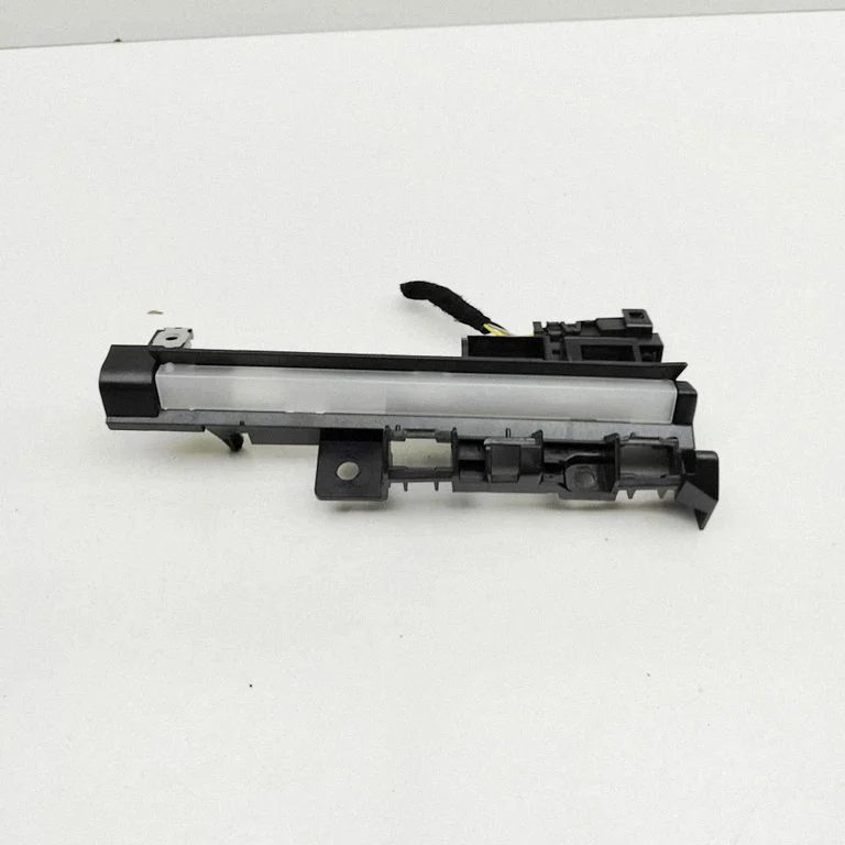 Esiistmete valgustustuli N9X23962EB