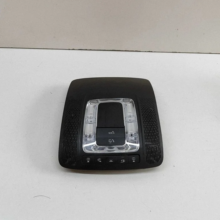 Priekšējo sēdvietu apgaismojuma lukturis A0009000439