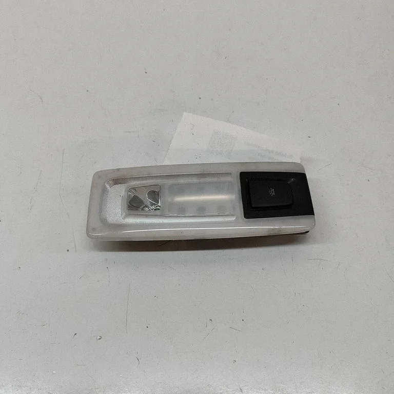 Esiistmete valgustustuli – BMW X5 F15 (2013-2017)