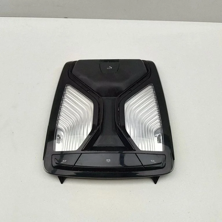 Esiistmete valgustustuli – BMW 3-seeria G20 G21 (2019-)