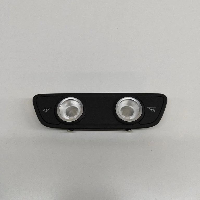 Esiistmete valgustustuli 8W0947111 – Audi Q7 4M (2015-)