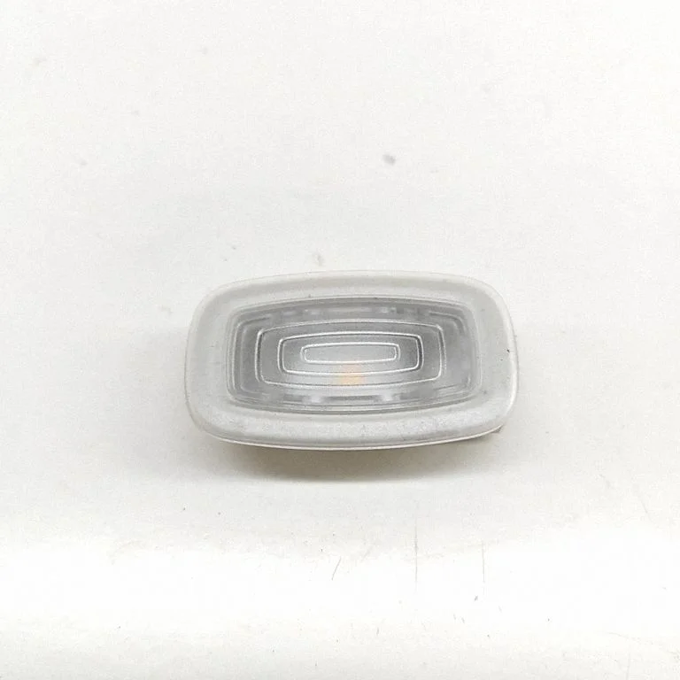 Lampka przednich siedzeń A0009065509