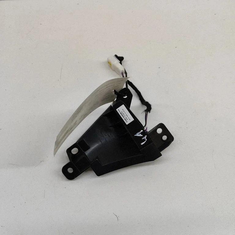 Lampka przednich siedzeń STHA4129270