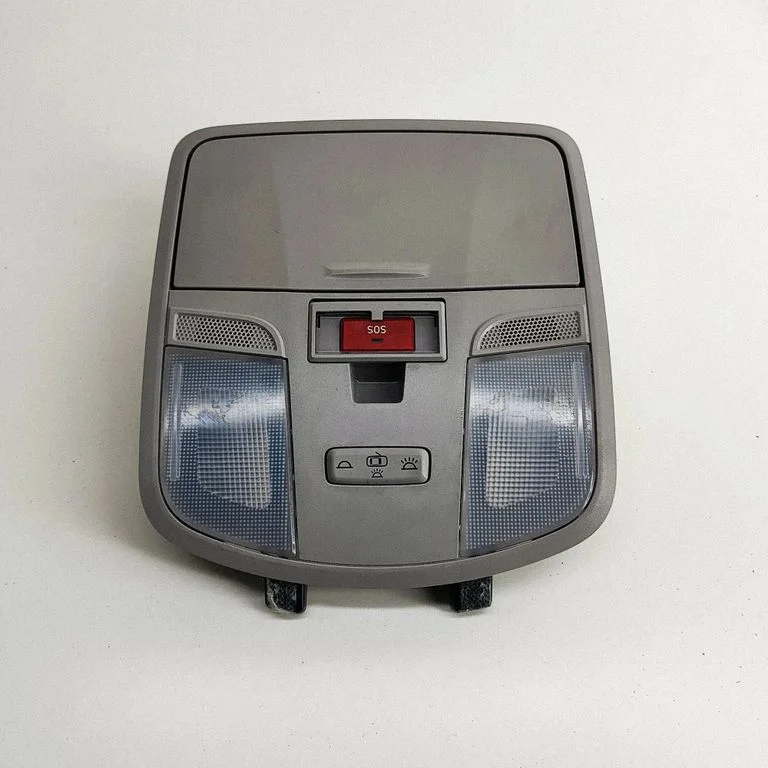 Esiistmete valgustustuli – Hyundai Kona I (2017-2023)