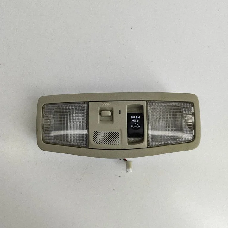 Front seat light 8401A164YA