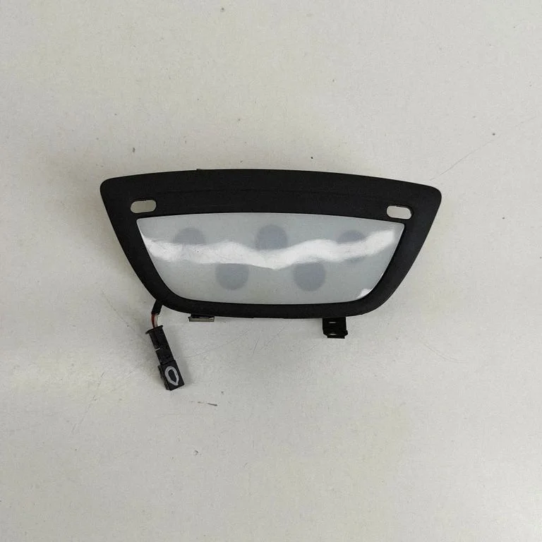 Front seat light 104736400B