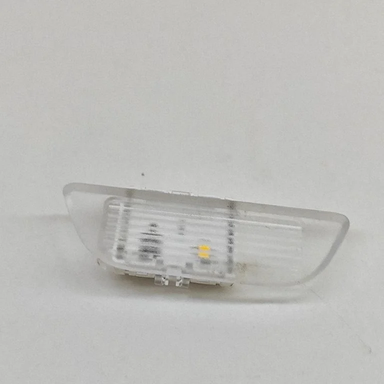 Esiistmete valgustustuli – BMW 3-seeria F30 F35 F31 (2012-2018)