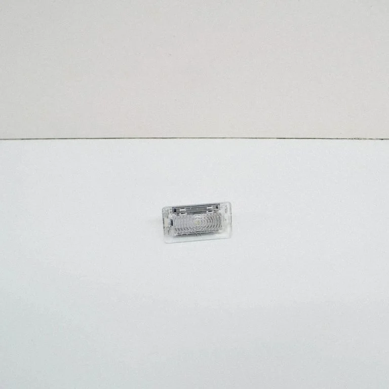 Front seat light 1INJ907000