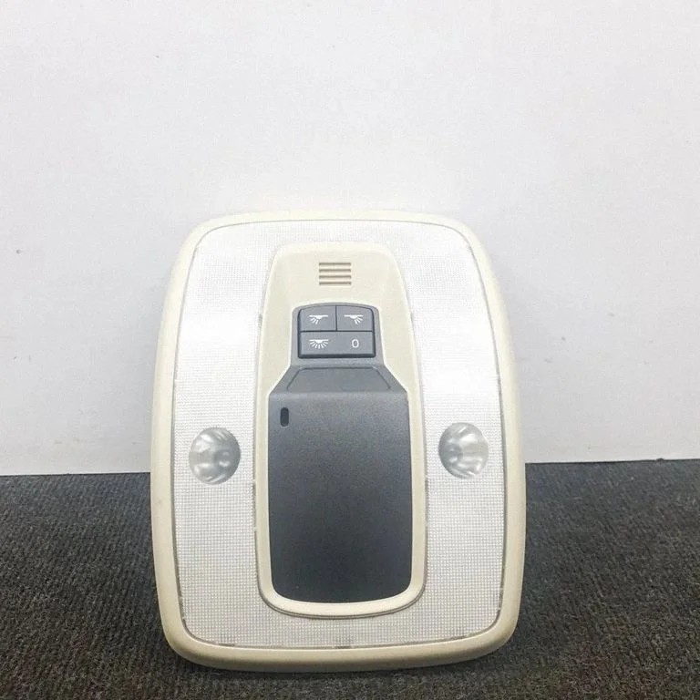 Priekšējo sēdvietu apgaismojuma lukturis 39826643
