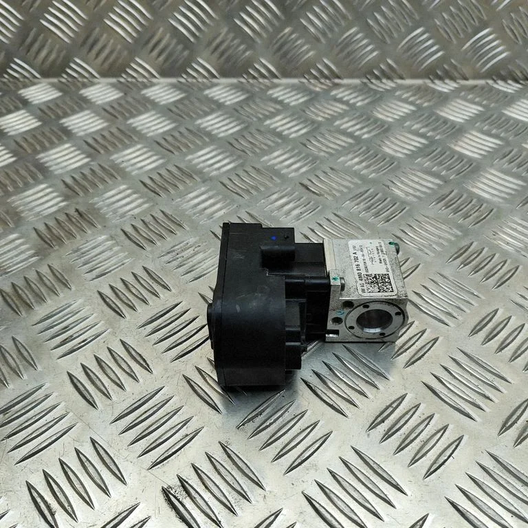 Air conditioning (A/C) expansion valve – Porsche Taycan 9J1 (2019-)