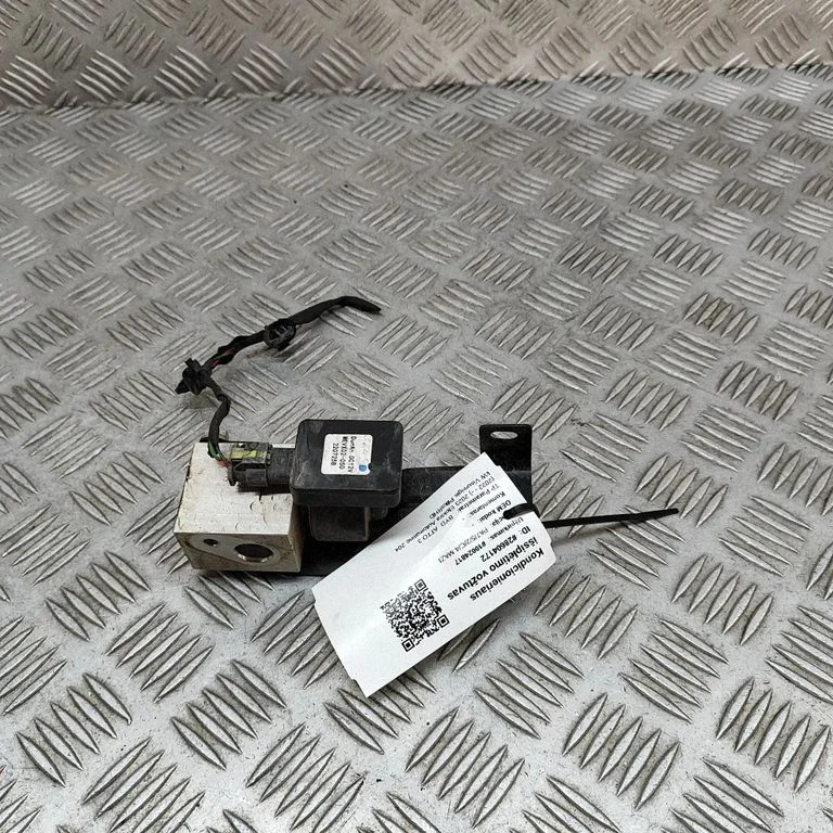 Air conditioning (A/C) expansion valve 220725B