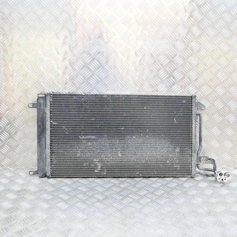 Kliimaseadme jahutusradiaator (kondensaator) – Audi A1 (2010-2018)