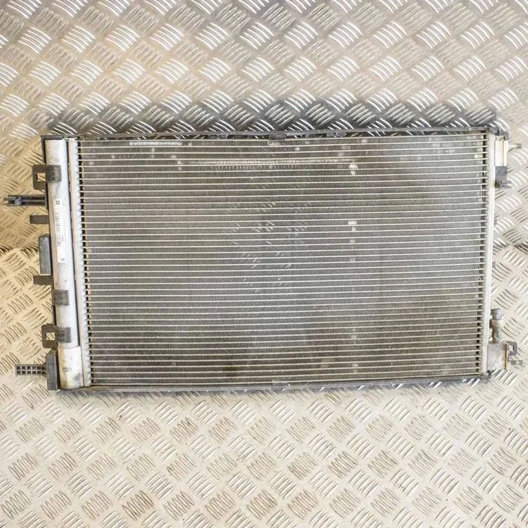 Gaisa kondicioniera dzesēšanas radiators (kondensators) 13241737